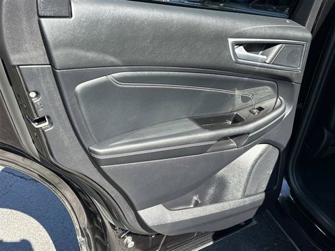 Used 2019 Ford Edge Titanium w/ Equipment Group 301A AWD/4WD image 11
