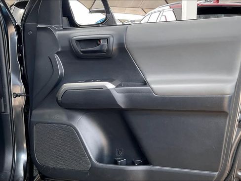Used 2022 Toyota Tacoma SR5 RWD image 21