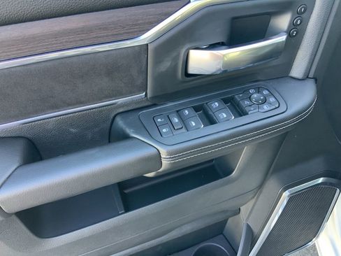 New 2026 RAM 2500 Laramie AWD/4WD image 15