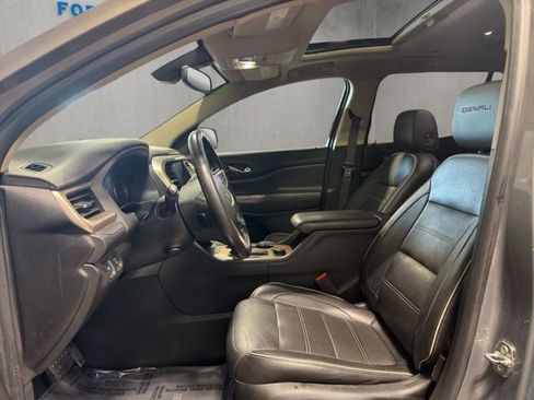 Used 2019 GMC Acadia Denali w/ Technology Package AWD/4WD image 7