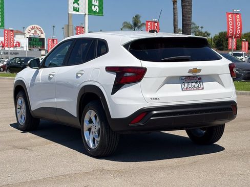 Used 2024 Chevrolet Trax LS w/ LS Convenience Package FWD image 42