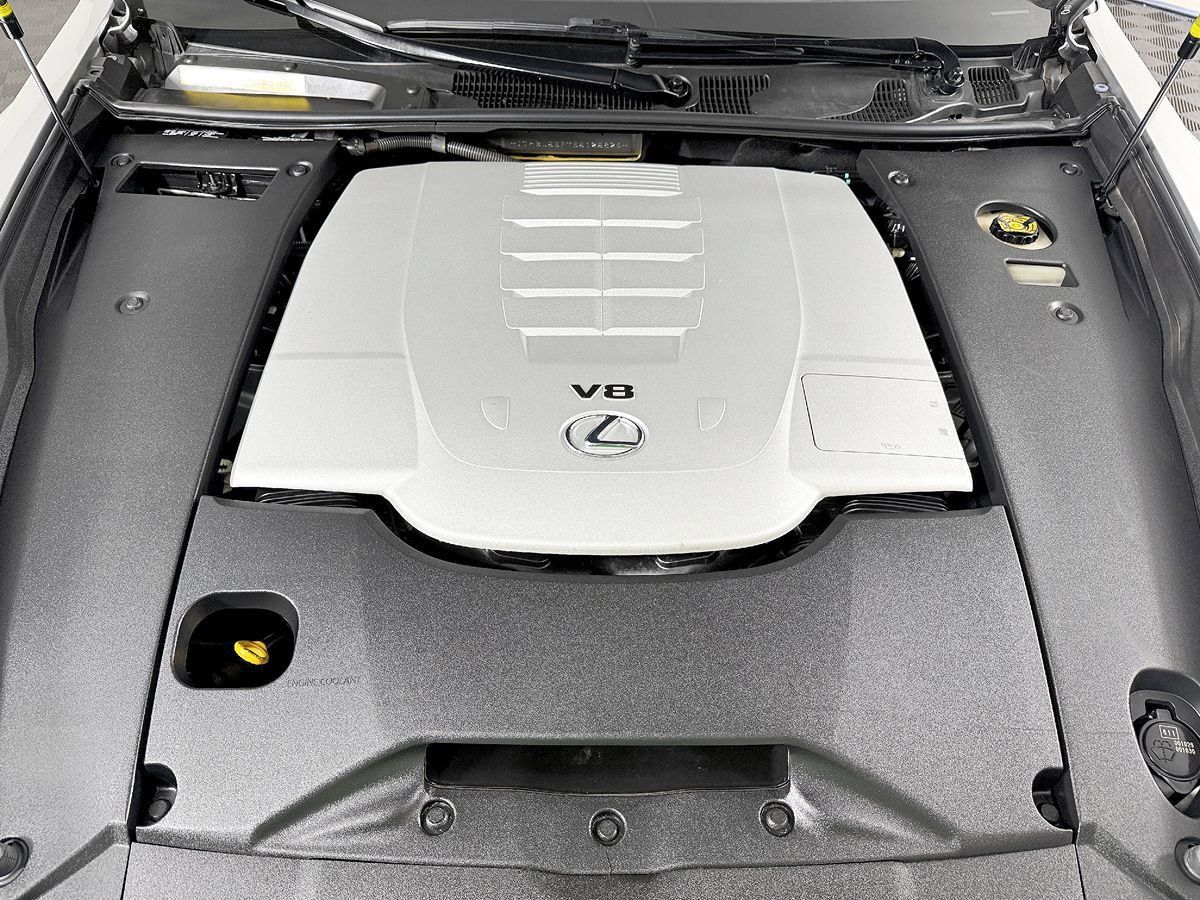 Used 2014 Lexus LS 460 w/ Comfort Package RWD image 21