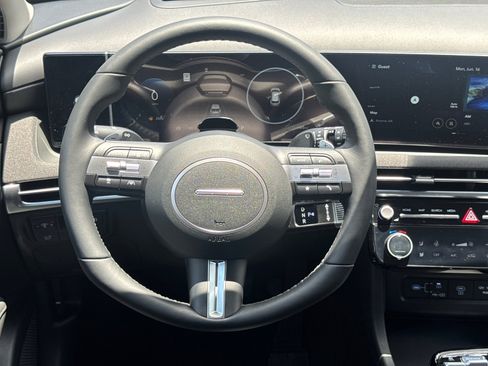 New 2025 Hyundai Tucson Limited image 16