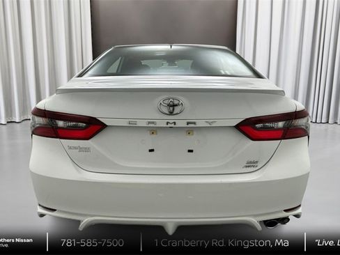 Used 2023 Toyota Camry SE image 6