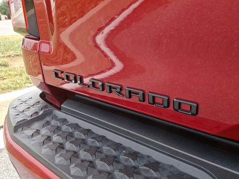 Used 2023 Chevrolet Colorado LT w/ LT Convenience Package III image 29