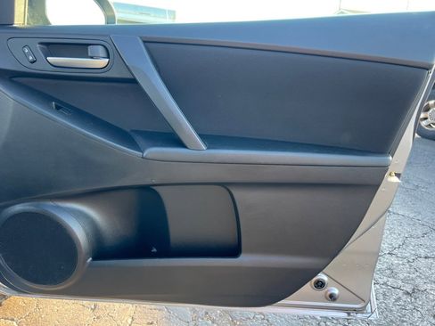 Used 2013 MAZDA MAZDA3 i SV image 17