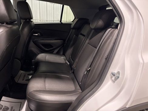 Used 2020 Chevrolet Trax LT w/ Driver Confidence Package image 18