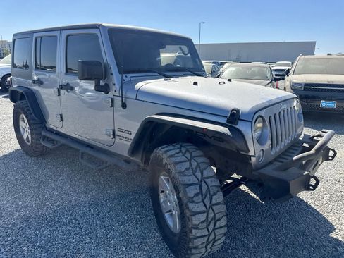 Used 2017 Jeep Wrangler Unlimited Sport w/ Quick Order Package 24S AWD/4WD image 3