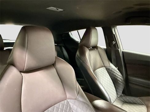 Used 2019 Toyota C-HR Limited image 24