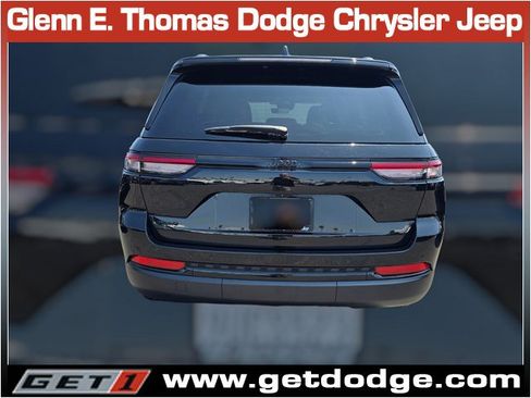 Certified 2025 Jeep Grand Cherokee Altitude AWD/4WD image 8