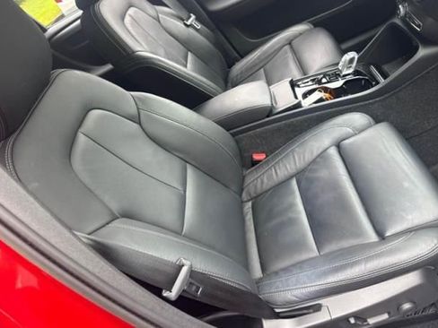 Used 2023 Volvo XC40 B5 Ultimate w/ Protection Package Premier AWD/4WD image 17