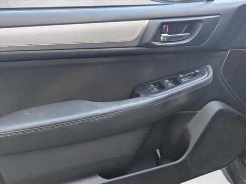 Used 2017 Subaru Outback 2.5i Premium image 14