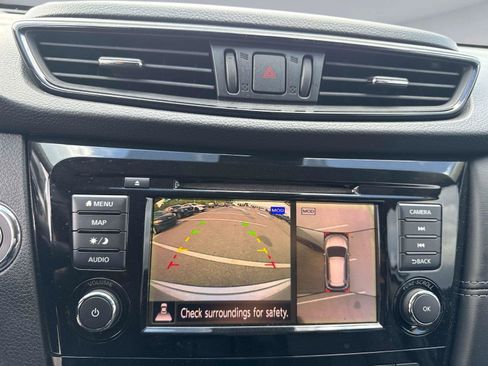 Used 2018 Nissan Rogue SL image 26