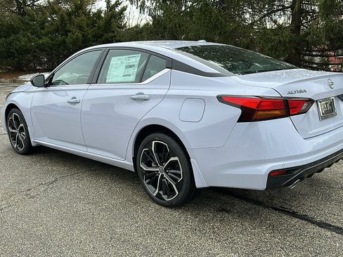 New 2025 Nissan Altima 2.5 SR image 7