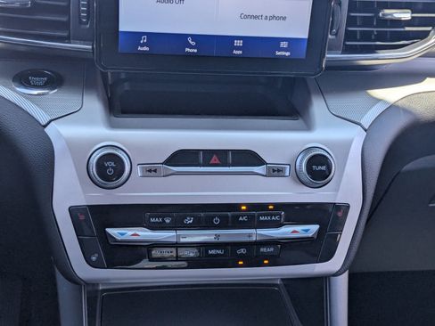 Certified 2022 Ford Explorer XLT w/ Equipment Group 202A RWD image 21