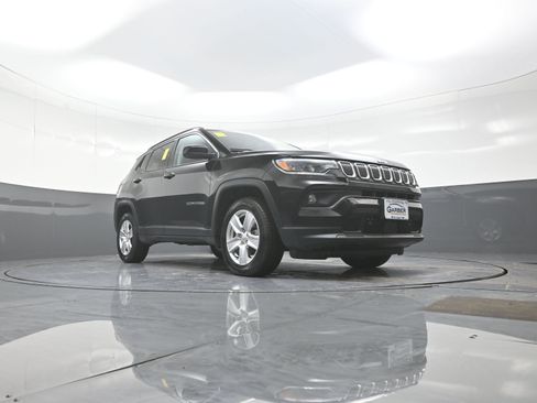 Used 2022 Jeep Compass Latitude w/ Convenience Group image 9