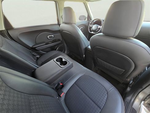 Used 2018 Kia Soul ! image 51