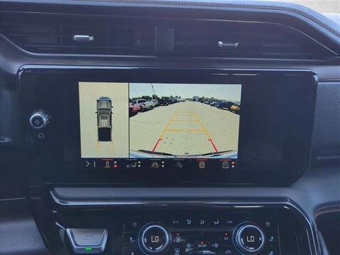 Used 2024 GMC Sierra 1500 AT4 w/ Technology Package AWD/4WD image 12