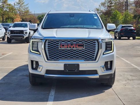 Used 2022 GMC Yukon Denali w/ Denali Premium Package AWD/4WD image 2