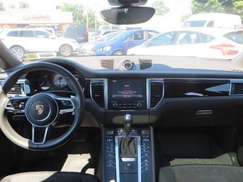 Used 2017 Porsche Macan S image 46