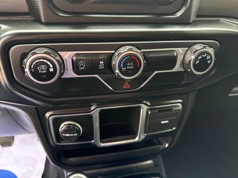 Used 2021 Jeep Wrangler Sport AWD/4WD image 17