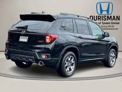 Used 2023 Honda Passport TrailSport image 3
