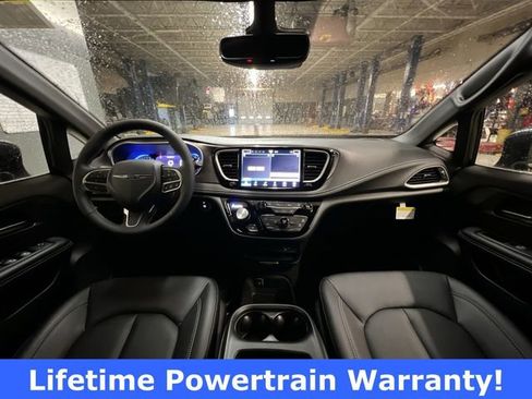 New 2026 Chrysler Pacifica Select AWD/4WD image 14
