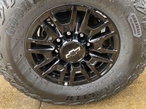 New 2026 Chevrolet Silverado 2500 ZR2 AWD/4WD image 10
