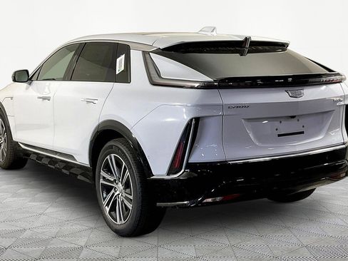 New 2026 Cadillac Lyriq Luxury AWD/4WD image 6