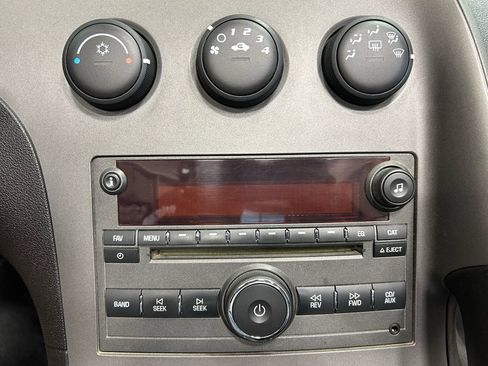 Used 2006 Pontiac Solstice Convertible w/ Premium Package RWD image 12