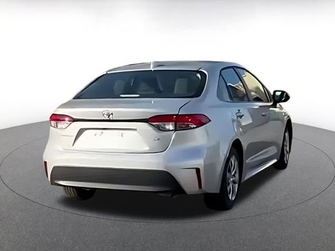 Used 2025 Toyota Corolla LE image 9
