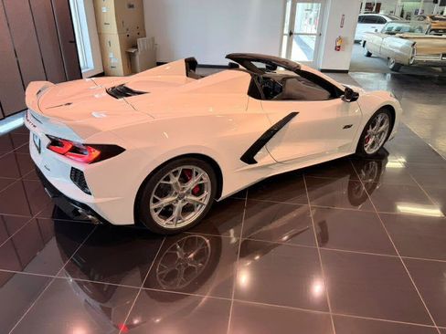 Used 2023 Chevrolet Corvette Stingray Premium Conv w/ Z51 Performance Package RWD image 21