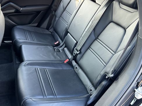 Certified 2021 Porsche Cayenne Coupe image 15