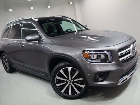 Used 2023 Mercedes-Benz GLB 250 4MATIC image 11