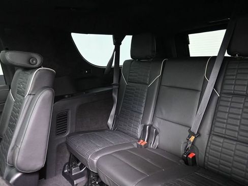 Used 2024 Cadillac Escalade ESV Premium Luxury Platinum image 21