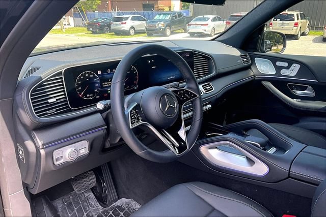 Used 2025 Mercedes-Benz GLS 450 4MATIC image 5