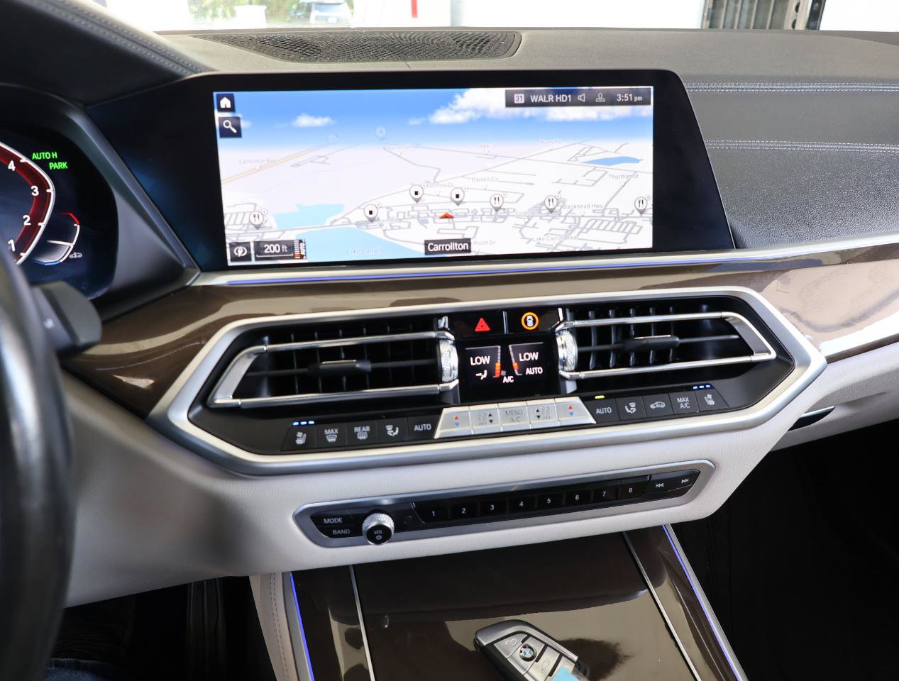 Used 2022 BMW X5 xDrive40i w/ M Sport Package AWD/4WD image 47