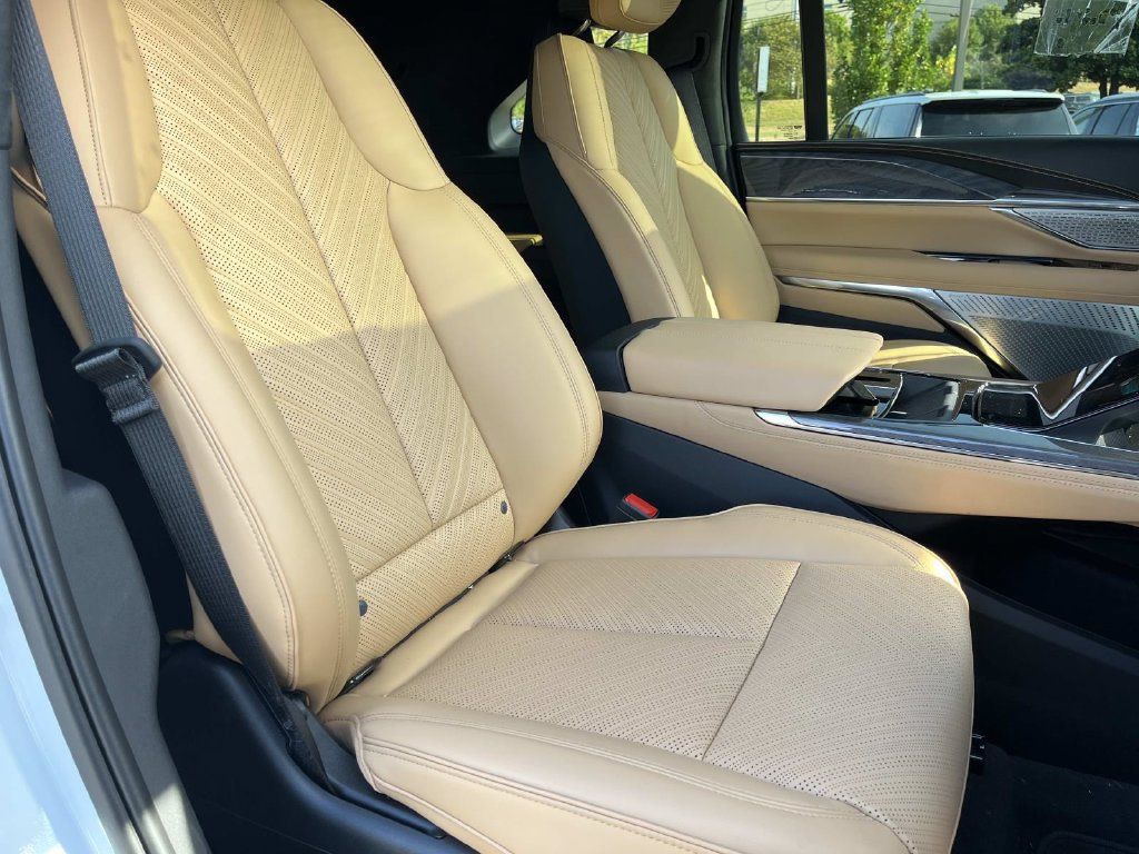 Certified 2026 Cadillac Escalade IQ Sport 2 AWD/4WD image 27