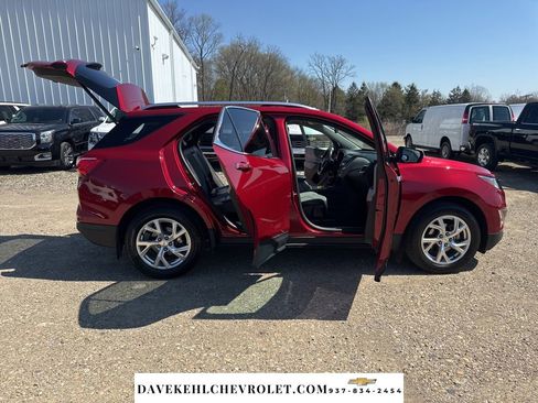 Used 2018 Chevrolet Equinox Premier image 36