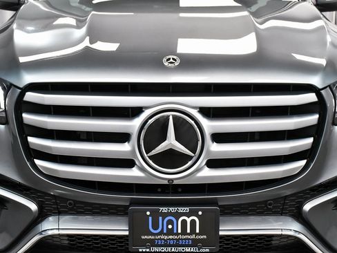 Used 2025 Mercedes-Benz GLS 450 4MATIC image 78