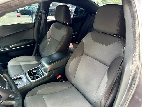 Used 2017 Dodge Charger SE image 27