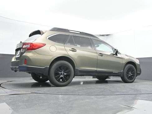 Used 2017 Subaru Outback 2.5i Premium w/ Popular Package #2 AWD/4WD image 43
