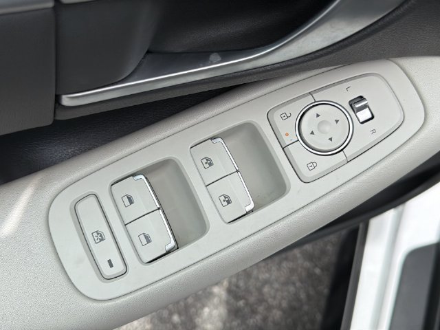 Used 2025 Hyundai Sonata SEL FWD image 32