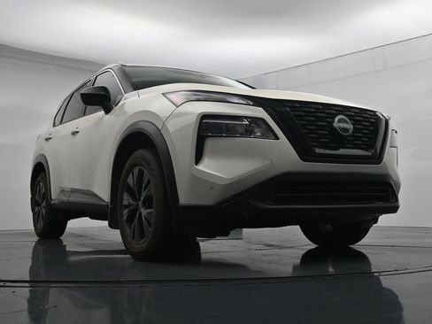 Used 2023 Nissan Rogue SV w/ SV Premium B Package AWD/4WD image 18