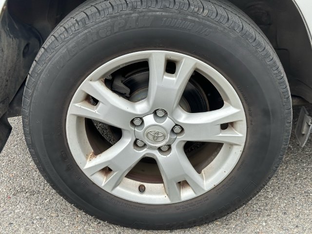 Used 2012 Toyota RAV4 4WD w/ Upgrade Value Pkg image 13