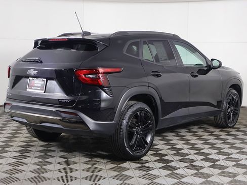 Used 2024 Chevrolet Trax ACTIV w/ Driver Confidence Package image 9