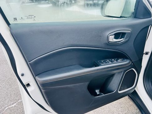 Used 2017 Jeep Compass Latitude w/ Cold Weather Group image 14