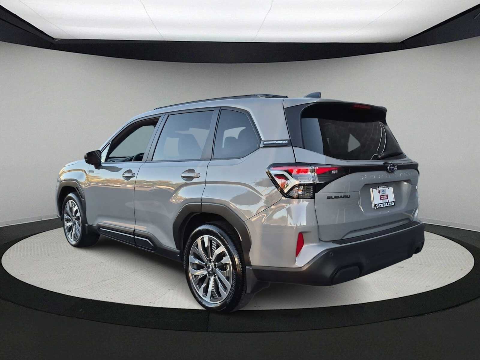 Used 2025 Subaru Forester Touring AWD/4WD image 6