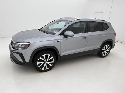 Used 2022 Volkswagen Taos SE image 5