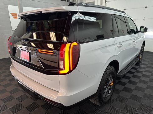 Used 2025 Ford Expedition Tremor AWD/4WD image 9